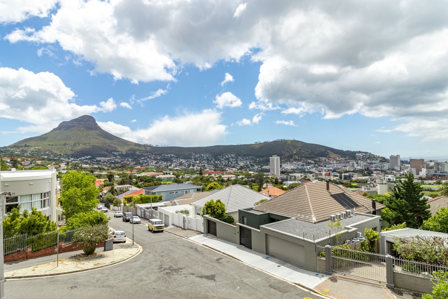 To Let 2 Bedroom Property for Rent in Vredehoek Western Cape